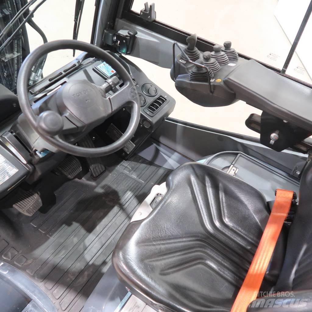 Toyota 02-8FGJF35 Plinski viličarji
