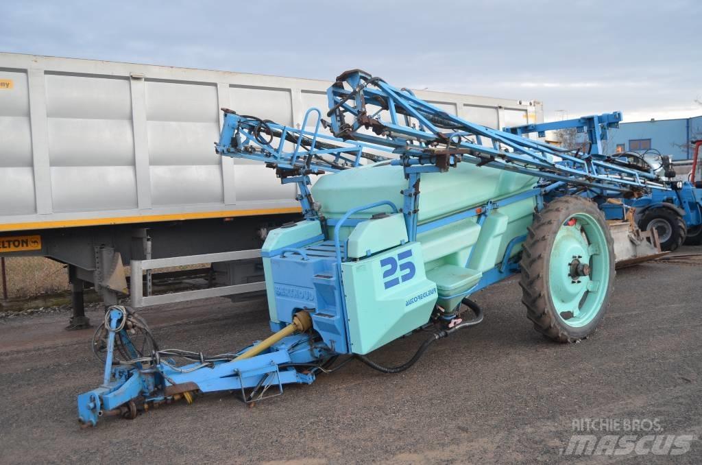 Berthoud Racer 25 Vlečne škropilnice