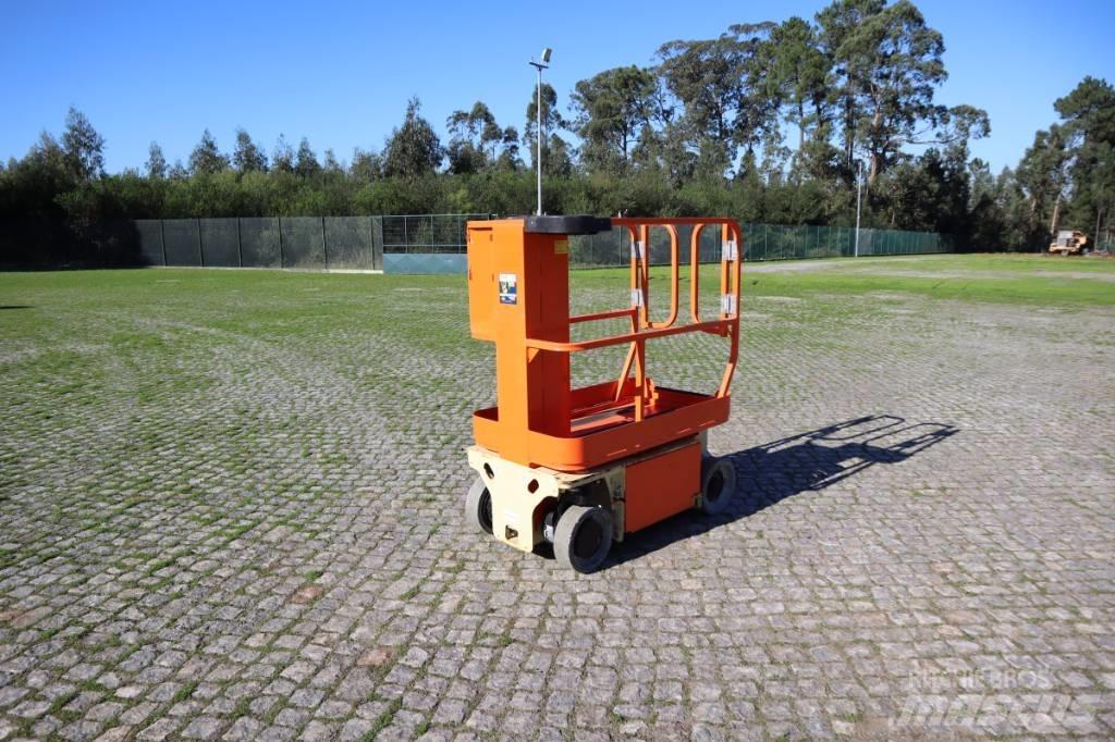 JLG 1230ES Vertikalna dvigala