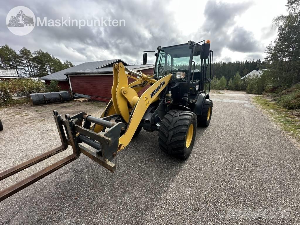 Komatsu WA 70 M-8 Kolesni nakladalci
