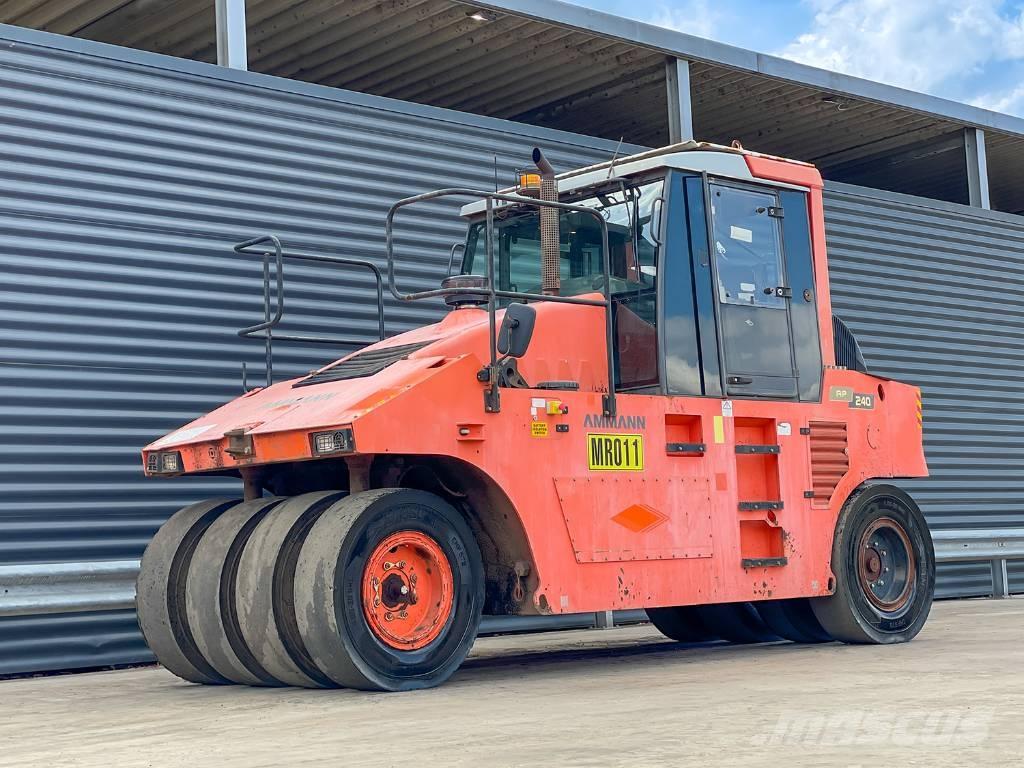 Ammann AP 240 Kolesni valjarji s pnevmatikami