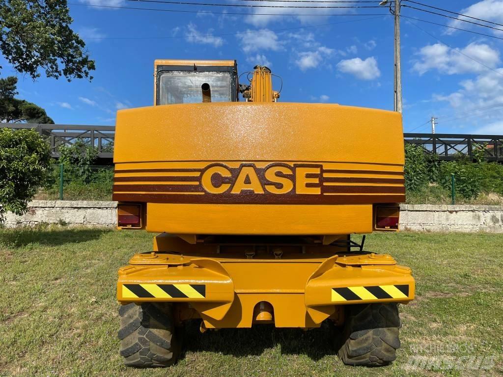 CASE 688 B Bagri na kolesih