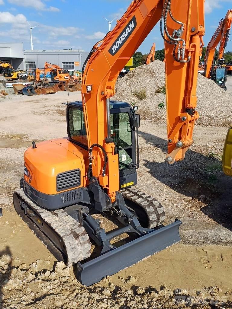 Doosan DX 85 R-3 Midi bagri 7t – 12t