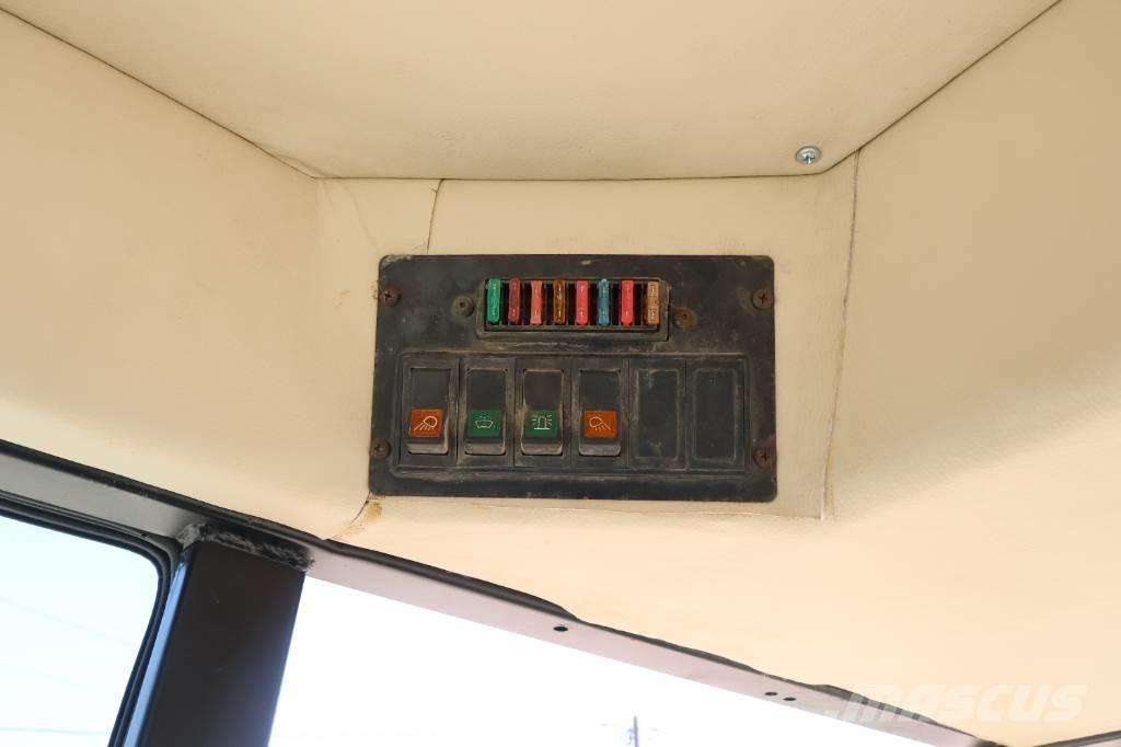 John Deere 5500 STD Traktorji