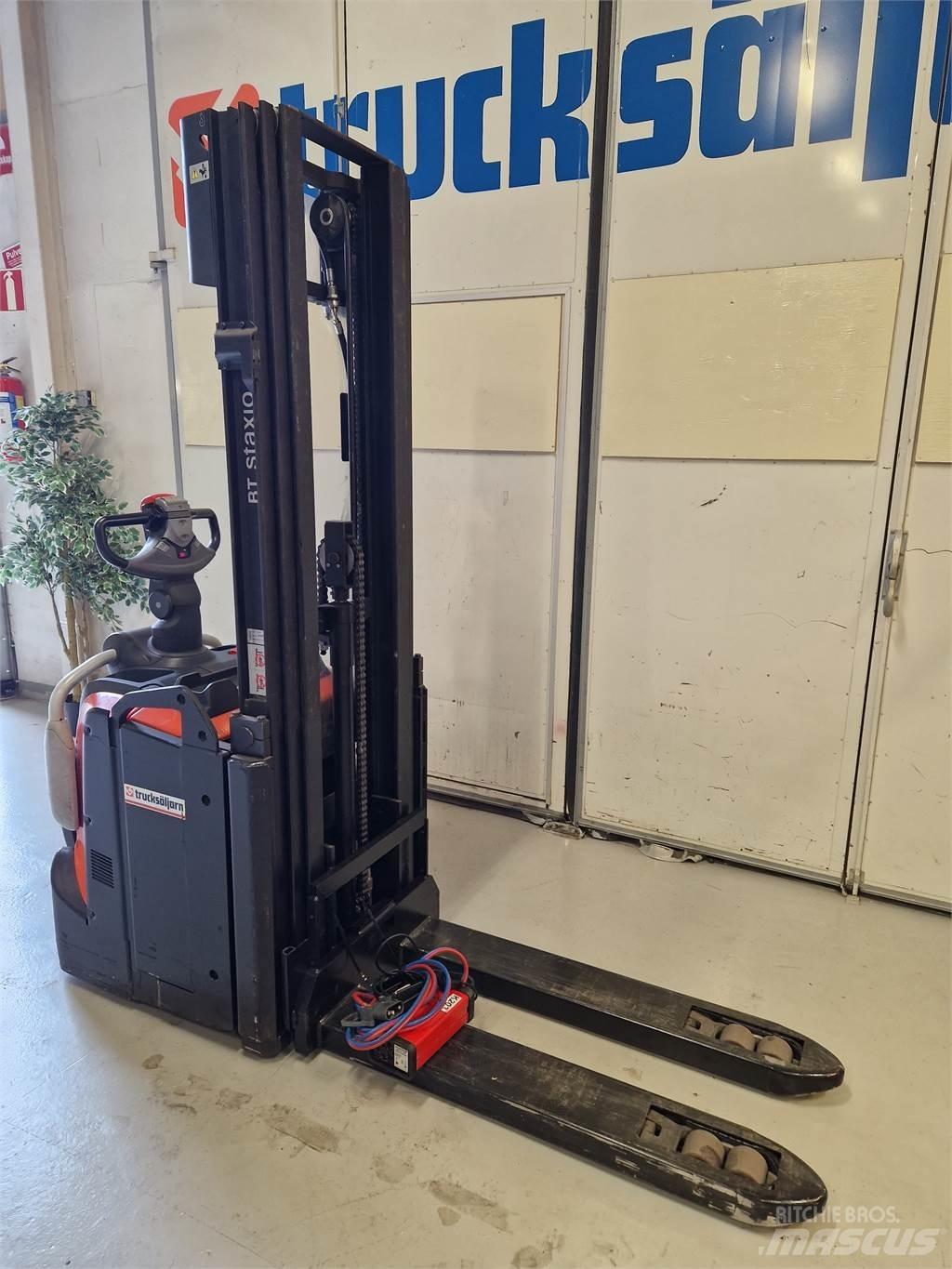 Toyota SPE120L Ročni električni viličar
