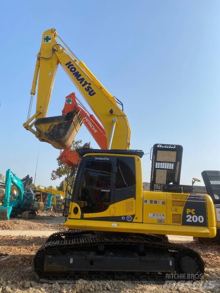 Komatsu PC 200-8 Bagri goseničarji