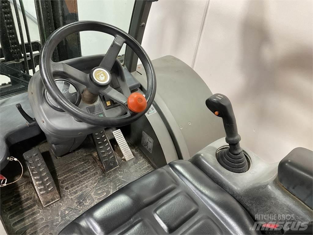 Ausa C250HX4 Terenski viličar