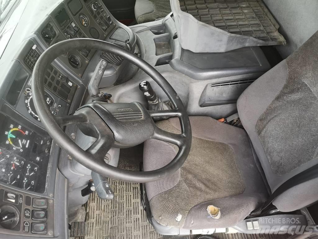 Scania 94 D 220 Tovornjaki z žerjavom