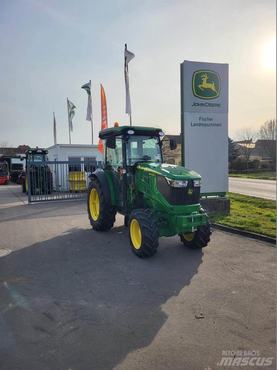 John Deere 5075GN Traktorji