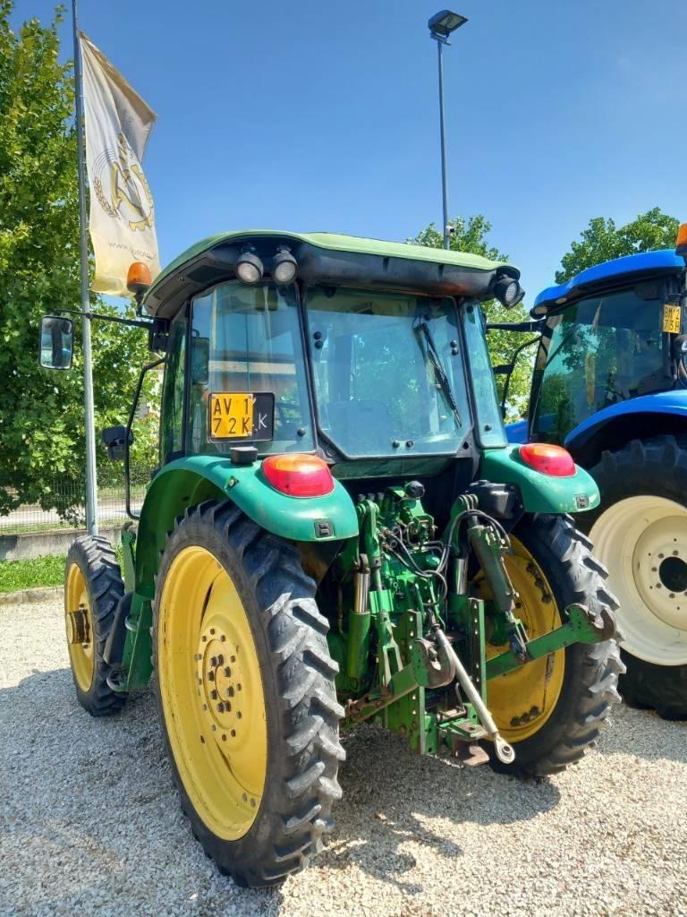 John Deere 5820 Traktorji