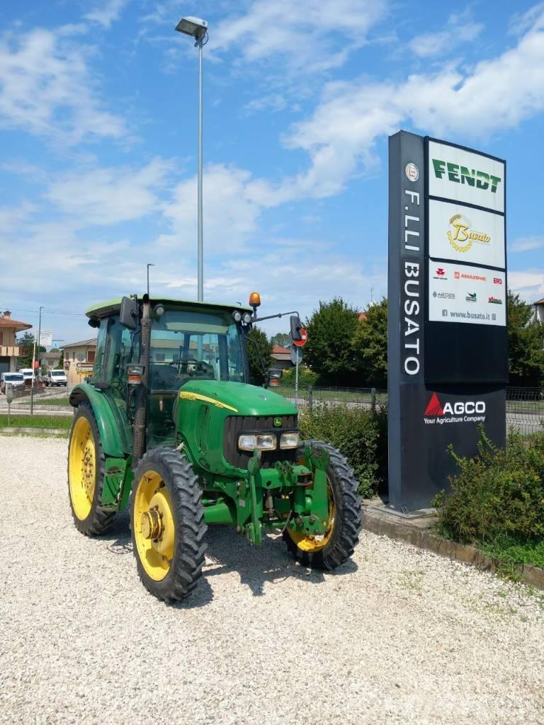 John Deere 5820 Traktorji