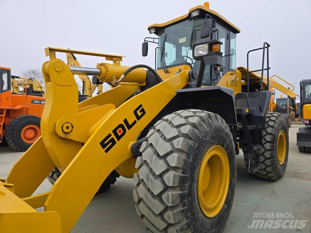 SDLG LG 956 F Kolesni nakladalci