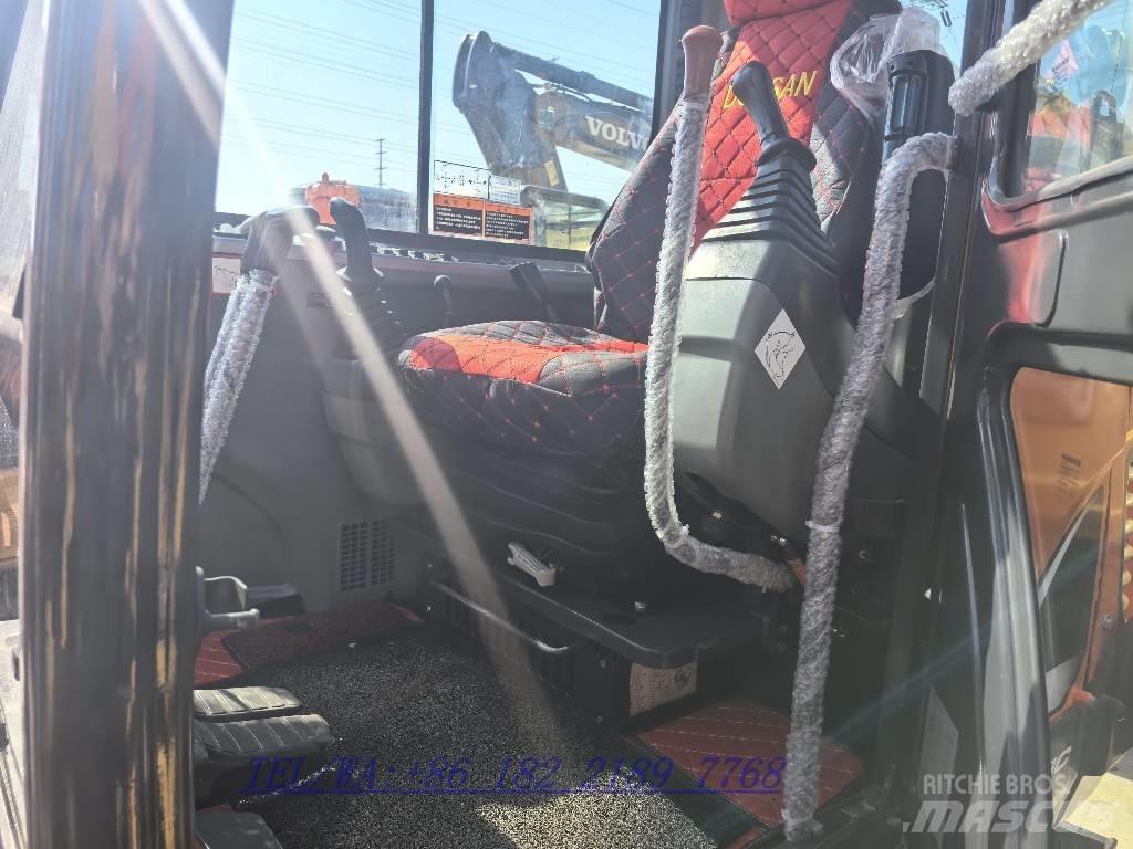 Doosan DX60 Bagri goseničarji