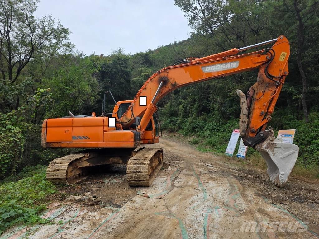 Doosan DX 220 LCA Bagri goseničarji