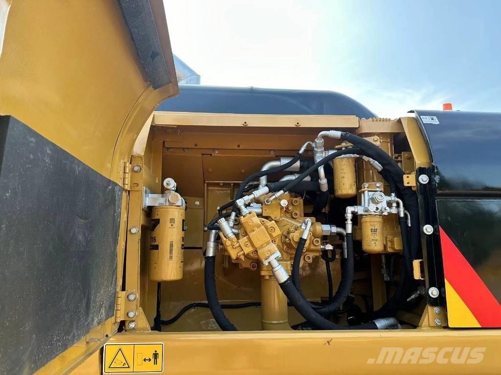 CAT 330D Bagri goseničarji