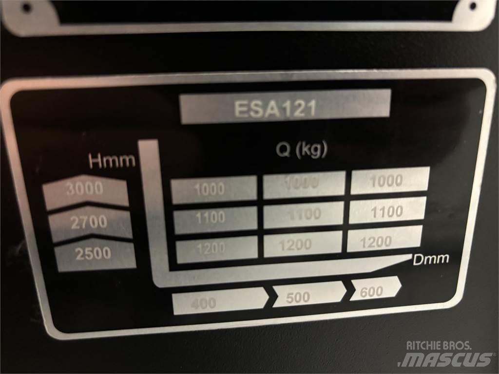 ESA 121 Ročni električni viličar
