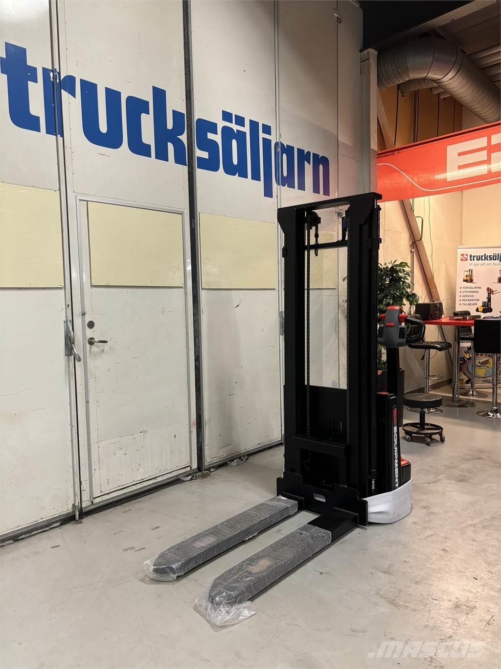 ESA 121 Ročni električni viličar