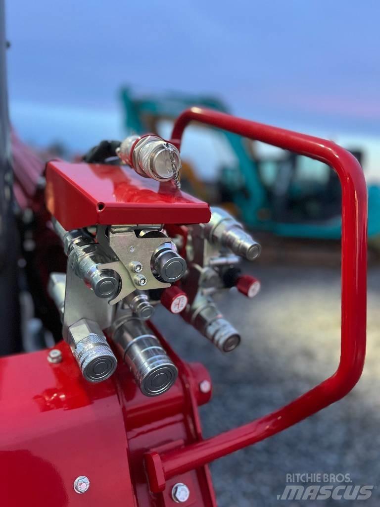 Takeuchi TL12 V2 Skid steer mini nakladalci
