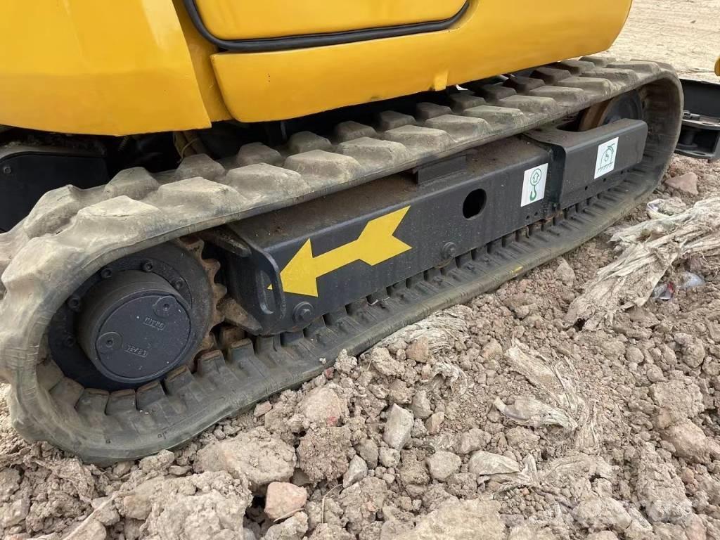 Komatsu PC18 Mini bagri <7t