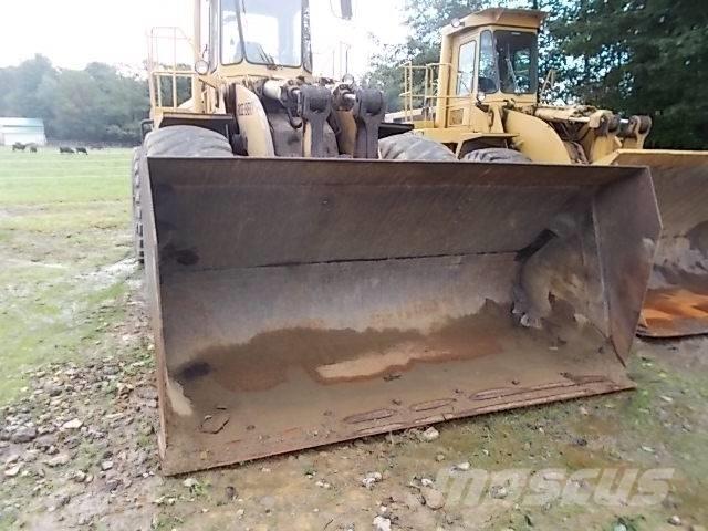 CAT 980C Kolesni nakladalci