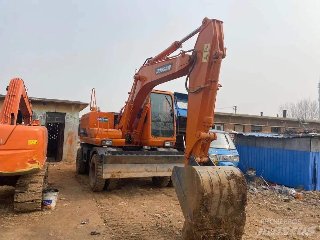 Doosan DH 150W Bagri na kolesih