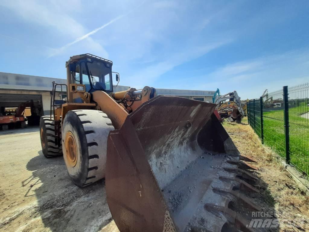 Komatsu WA500 Kolesni nakladalci
