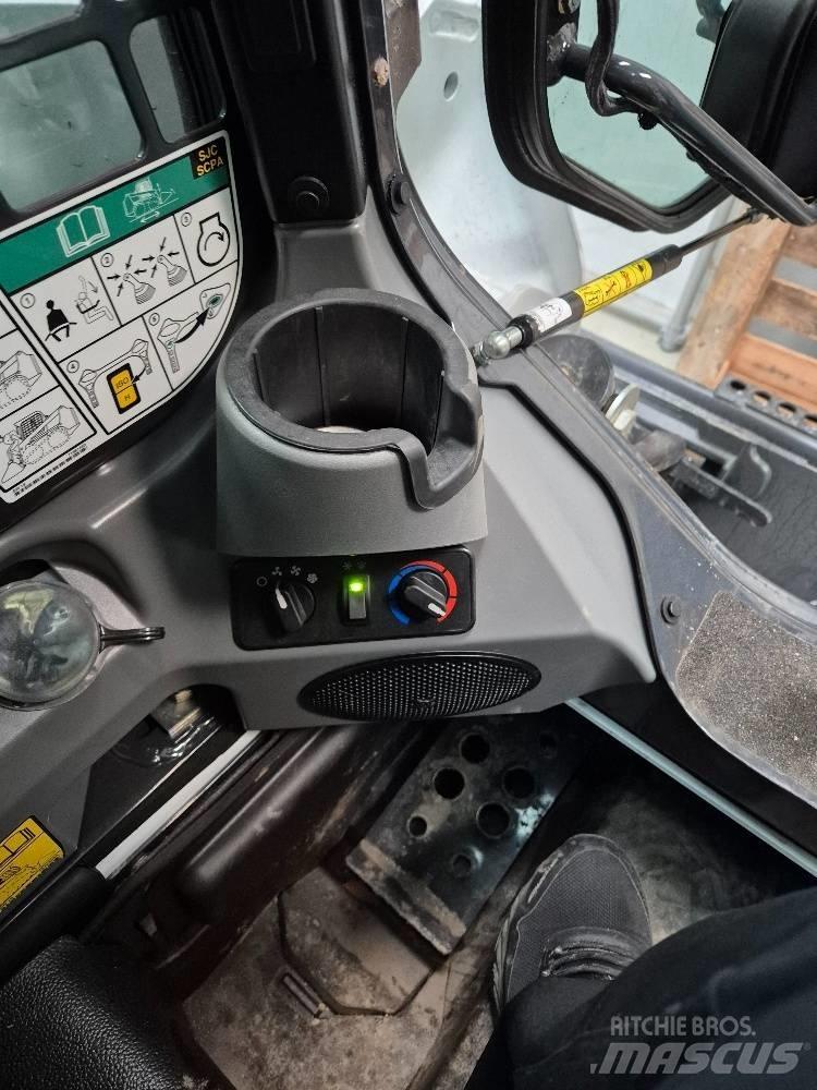 Bobcat S 590 Skid steer mini nakladalci