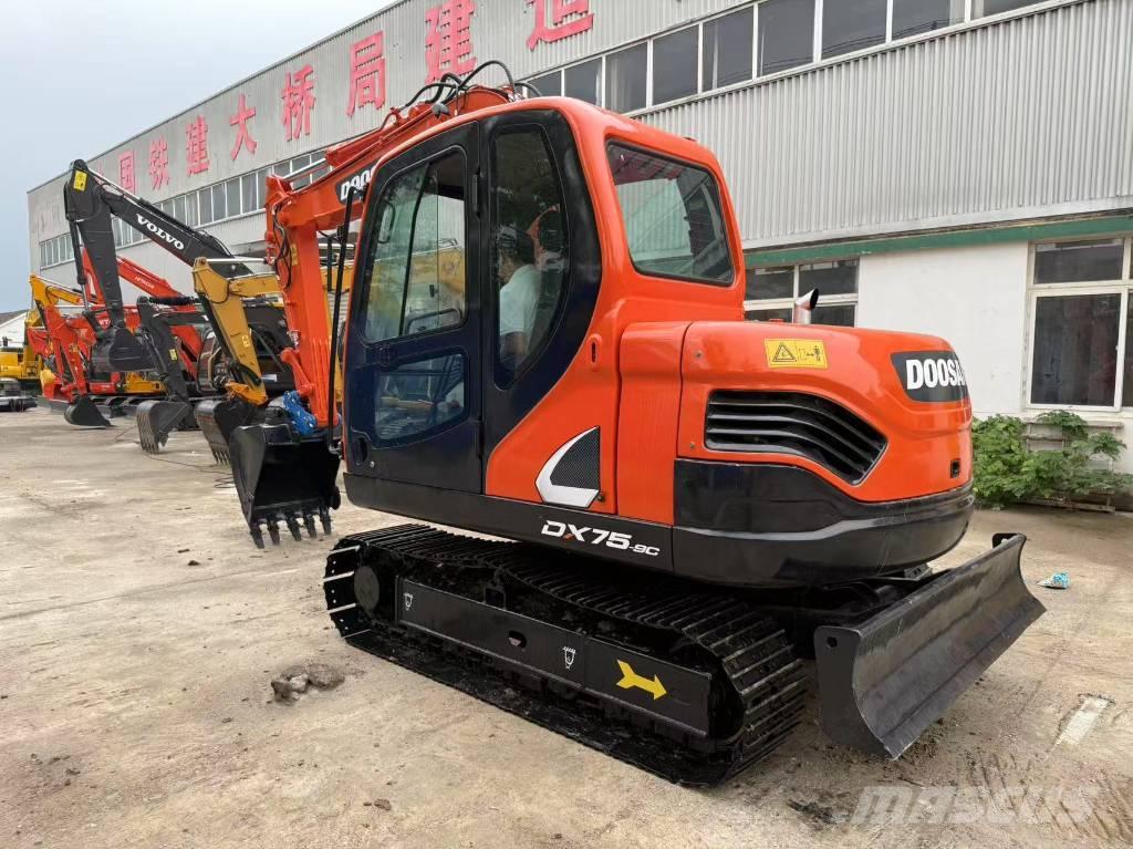 Doosan DX 75 Bagri goseničarji