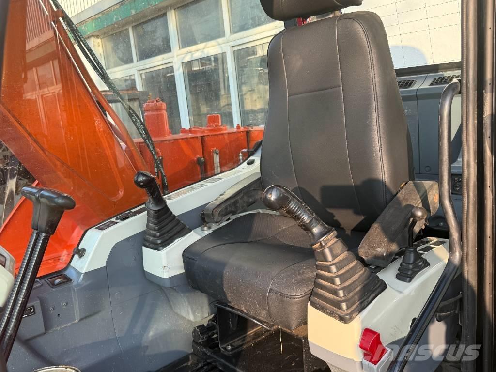 Doosan DX 75 Bagri goseničarji