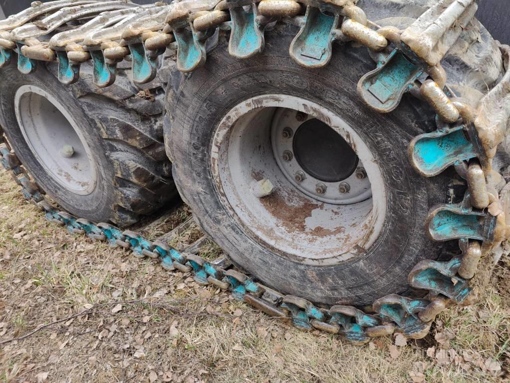 Komatsu 901 XC Harvesterji