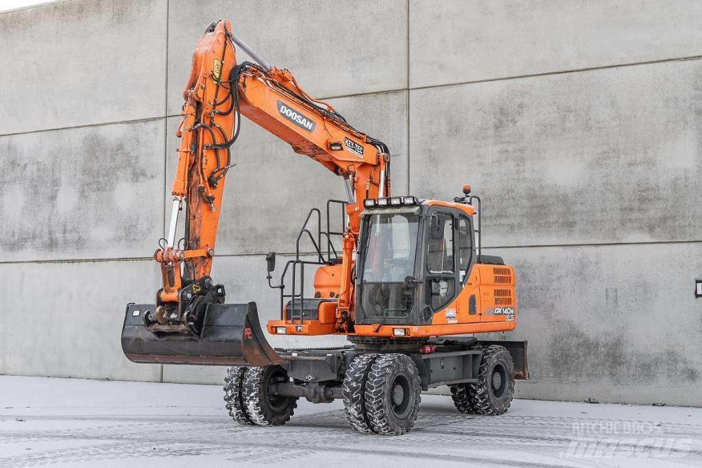 Doosan DX 140 W-3 Bagri na kolesih