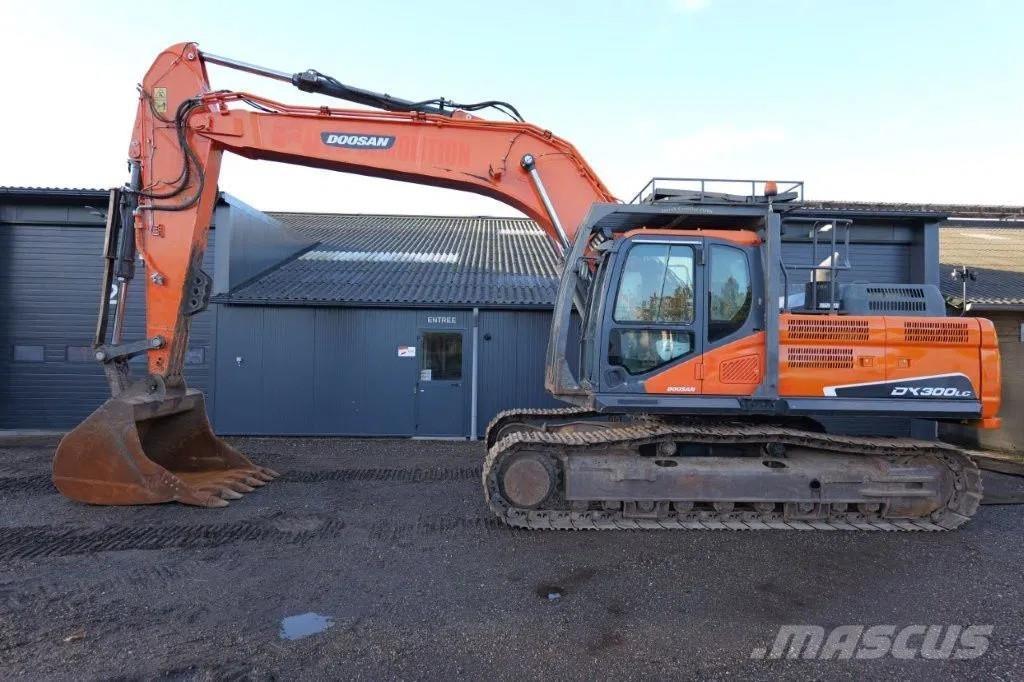 Doosan DX300LC Bagri goseničarji