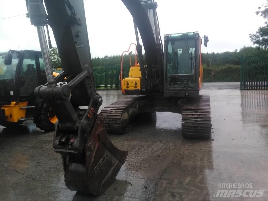 Volvo 210 C Bagri goseničarji