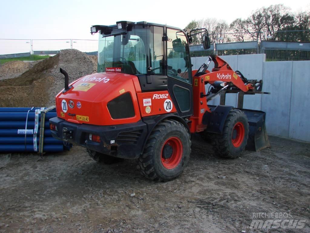 Kubota R 082 Kolesni nakladalci