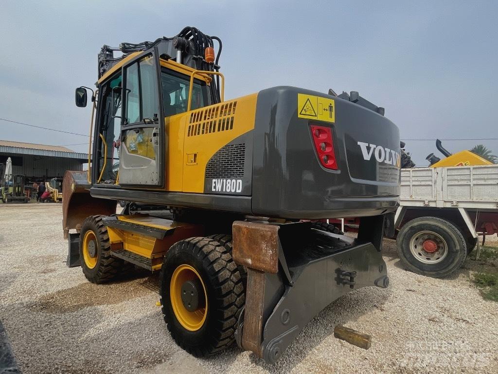 Volvo EW 180 C Bagri na kolesih
