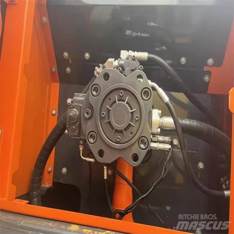 Doosan DX 300 LC-9C Bagri goseničarji