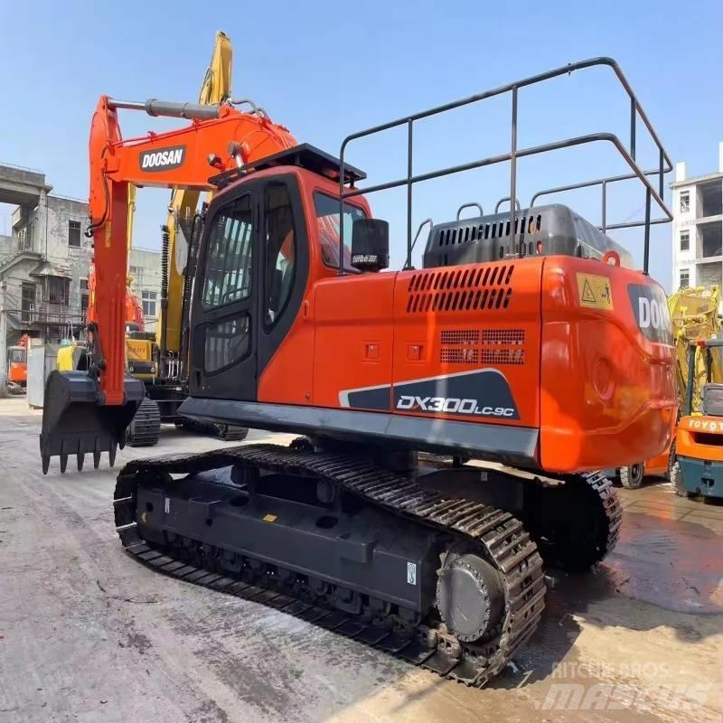 Doosan DX 300 LC-9C Bagri goseničarji