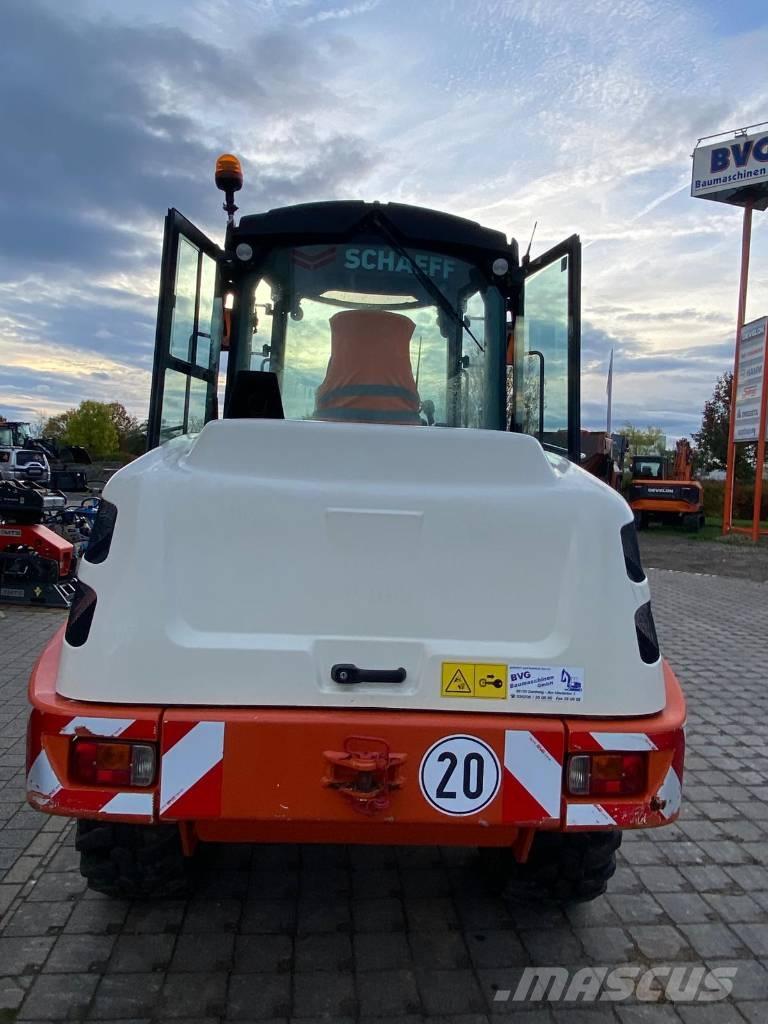 Yanmar V 100 Kolesni nakladalci