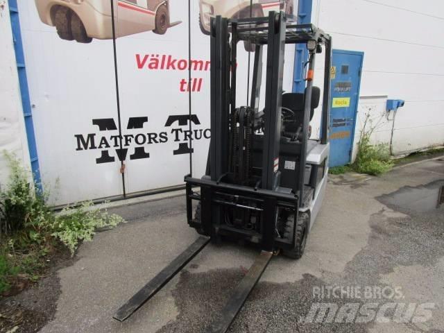 Nissan (Atlet) TX 15 Električni viličarji