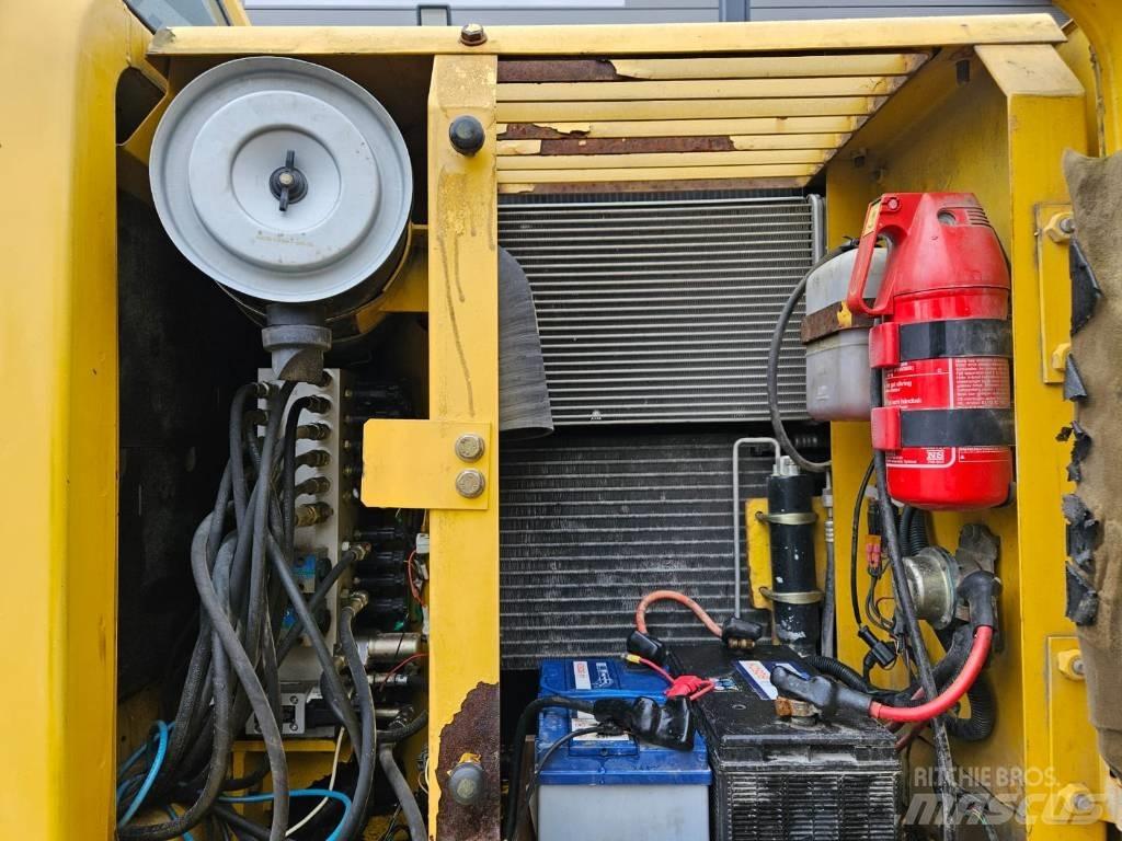 Komatsu PW 130ES-6K Bagri na kolesih