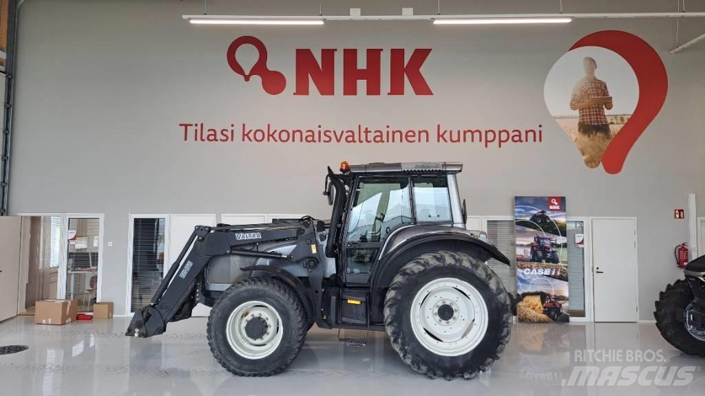 Valtra M 130 Traktorji
