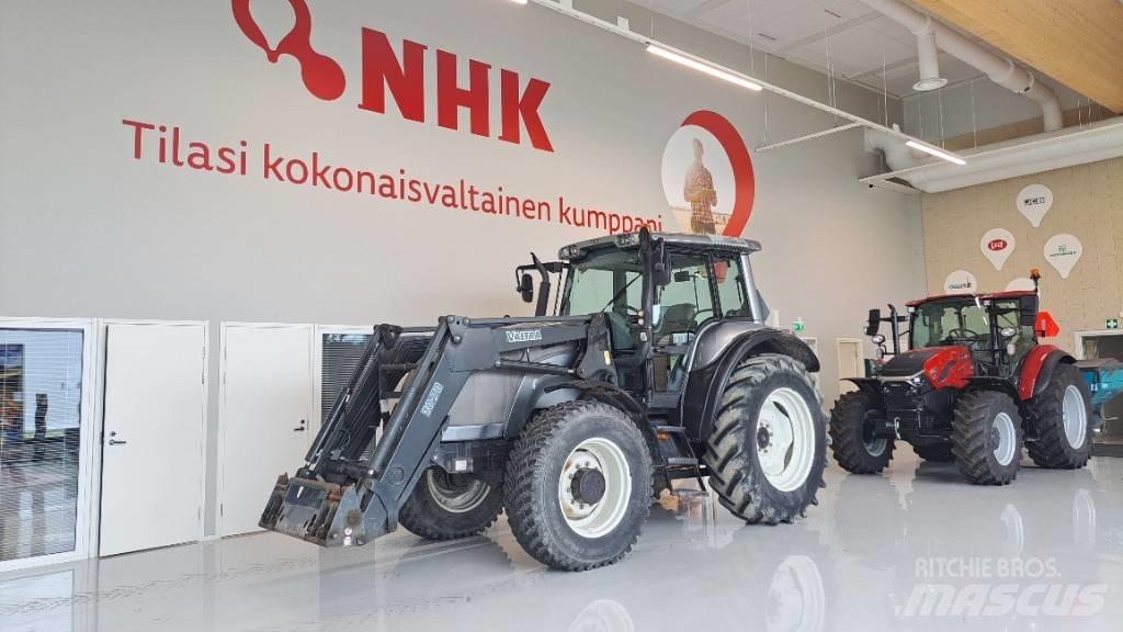 Valtra M 130 Traktorji