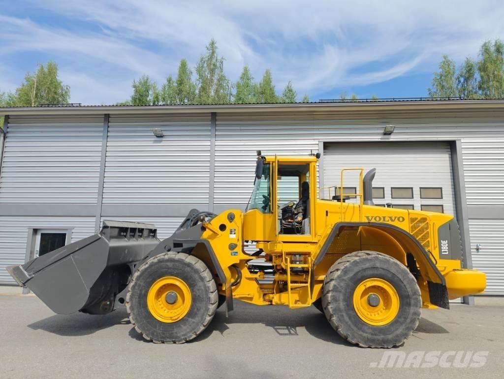 Volvo L 180 E Kolesni nakladalci