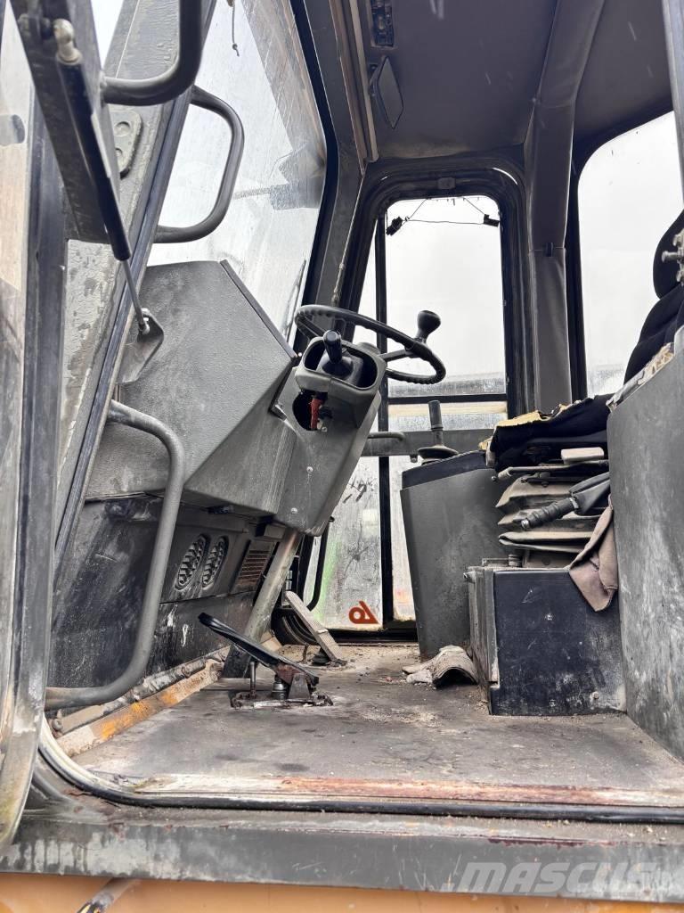 Hanomag 70 E Kolesni nakladalci