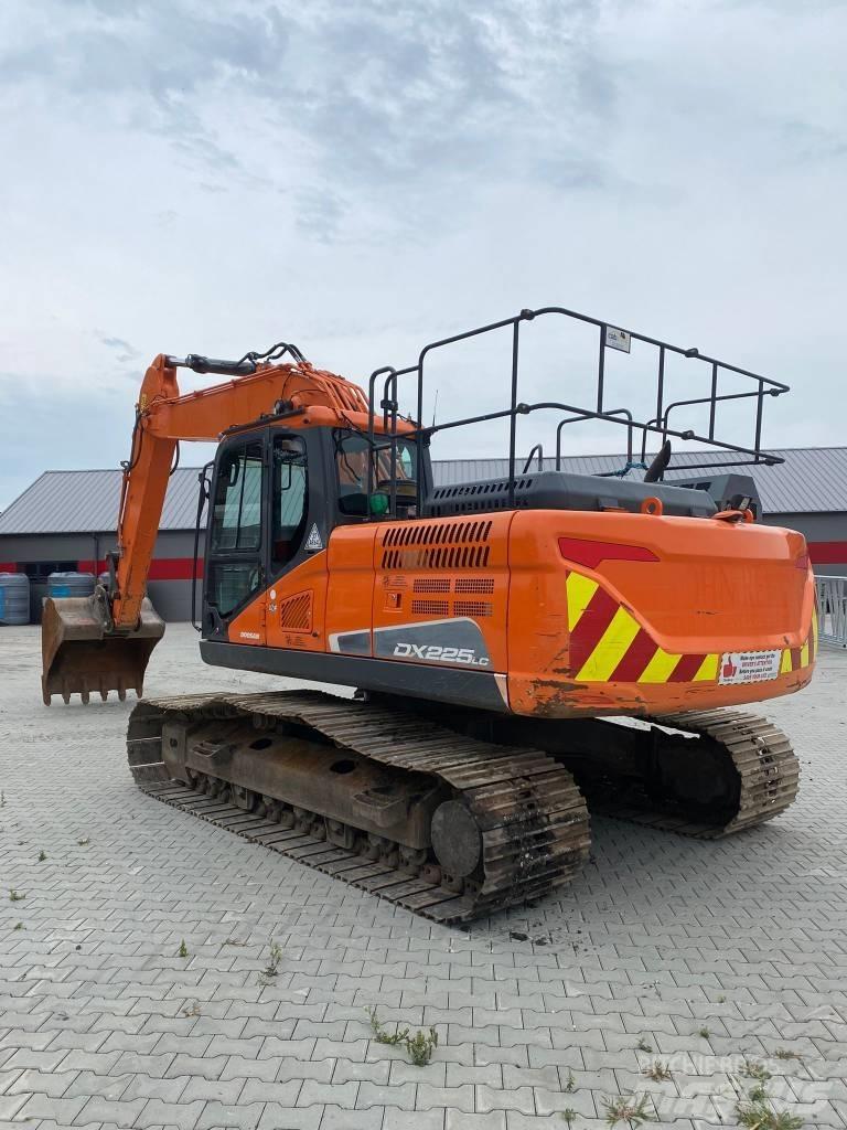 Doosan DX 225 LC Bagri goseničarji