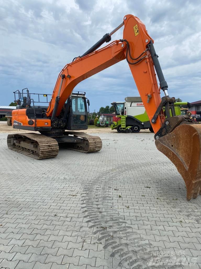 Doosan DX 225 LC Bagri goseničarji