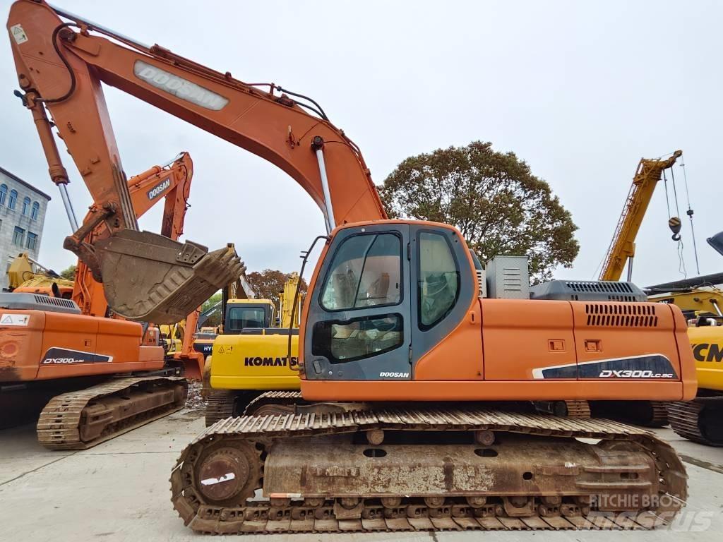 Doosan DX 300 LC Bagri goseničarji