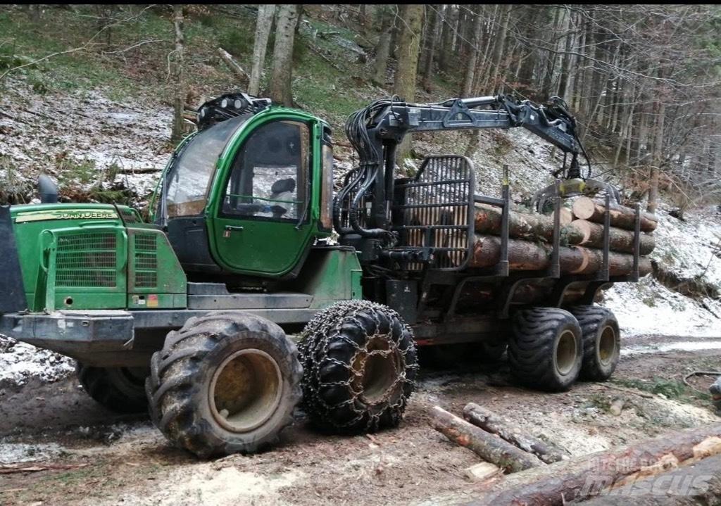 John Deere 1110 E Forwarderji