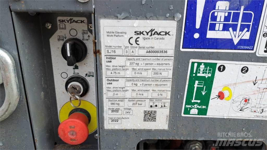SkyJack SJ16 Druga dvigala in dvižne ploščadi
