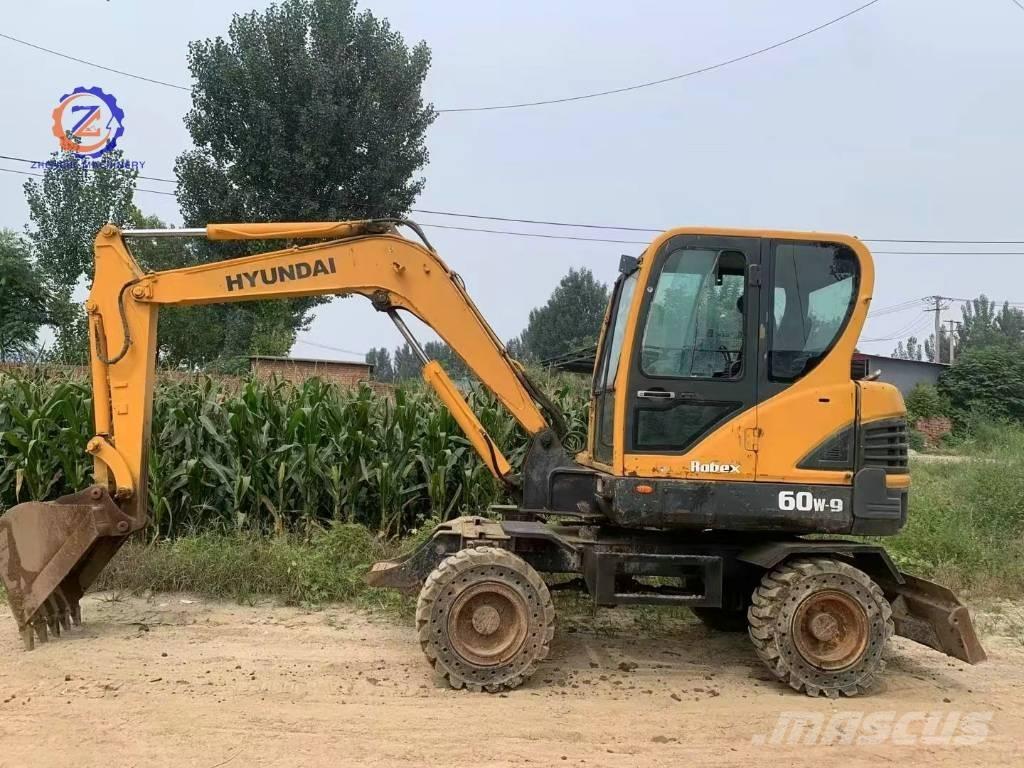 Hyundai 60 W Bagri na kolesih